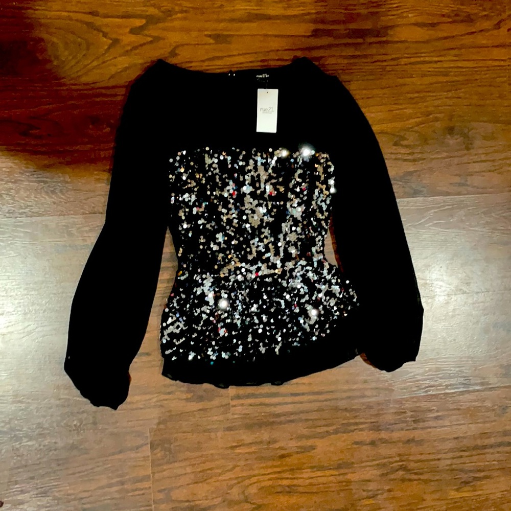 Black long sleeved sequin top